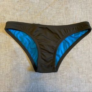 Jolyn bikini bottom with strings